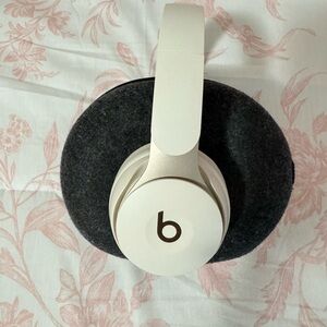 Beats Solo Pro Over-Ear Noise-Canceling Headphones